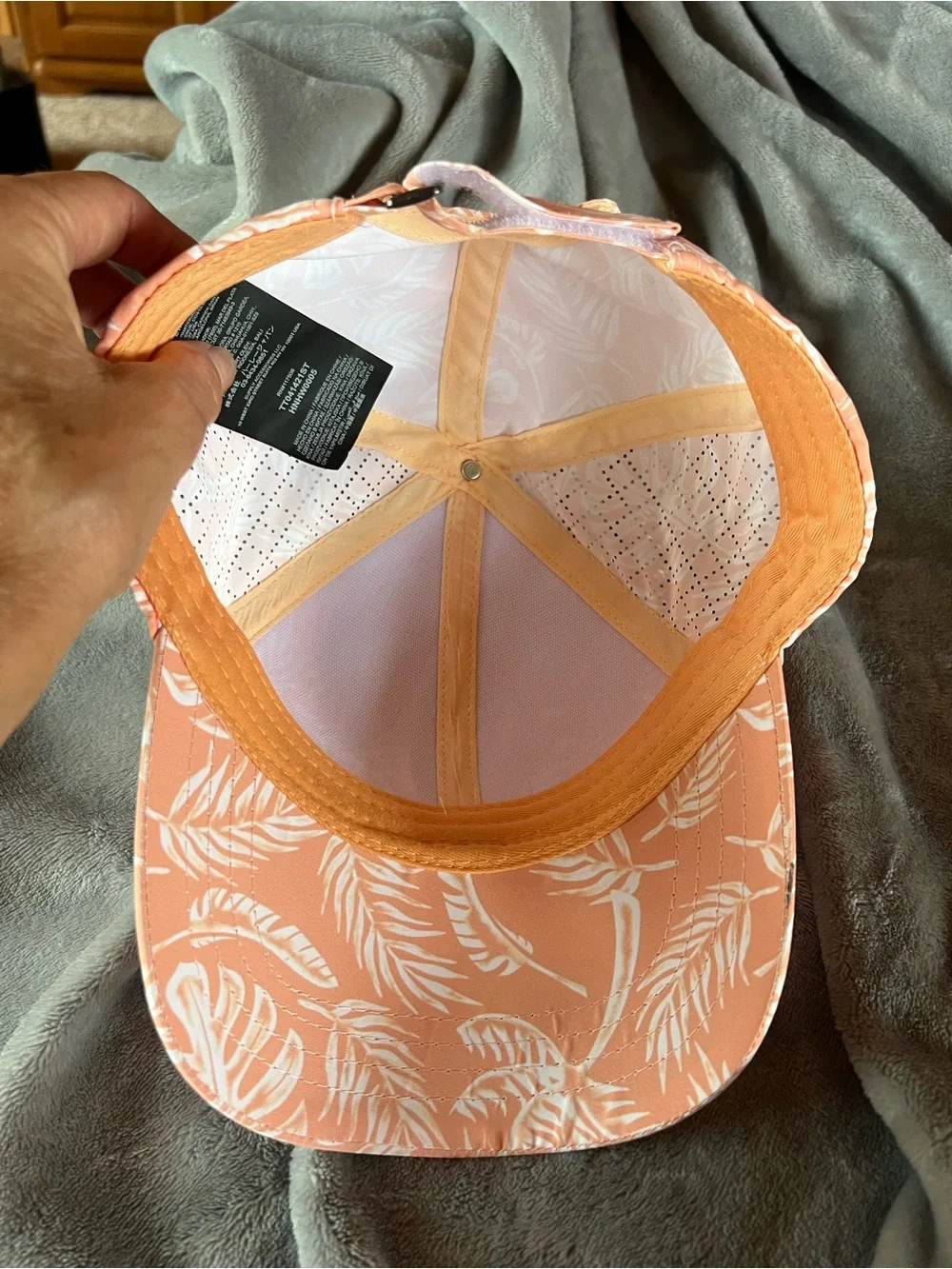 Hurley Adjustable Coral White Tropical Leaf Design, One Size, Good Condition